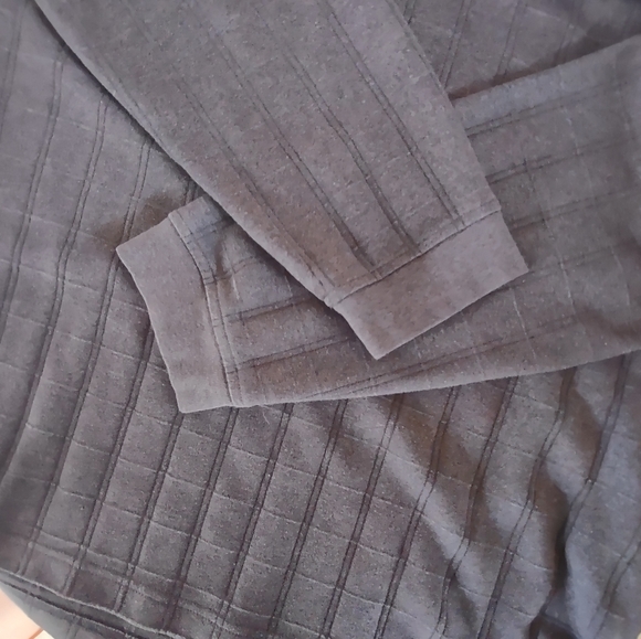 Van Heusen Large Long Sleeved Polo Gray - Picture 6 of 6